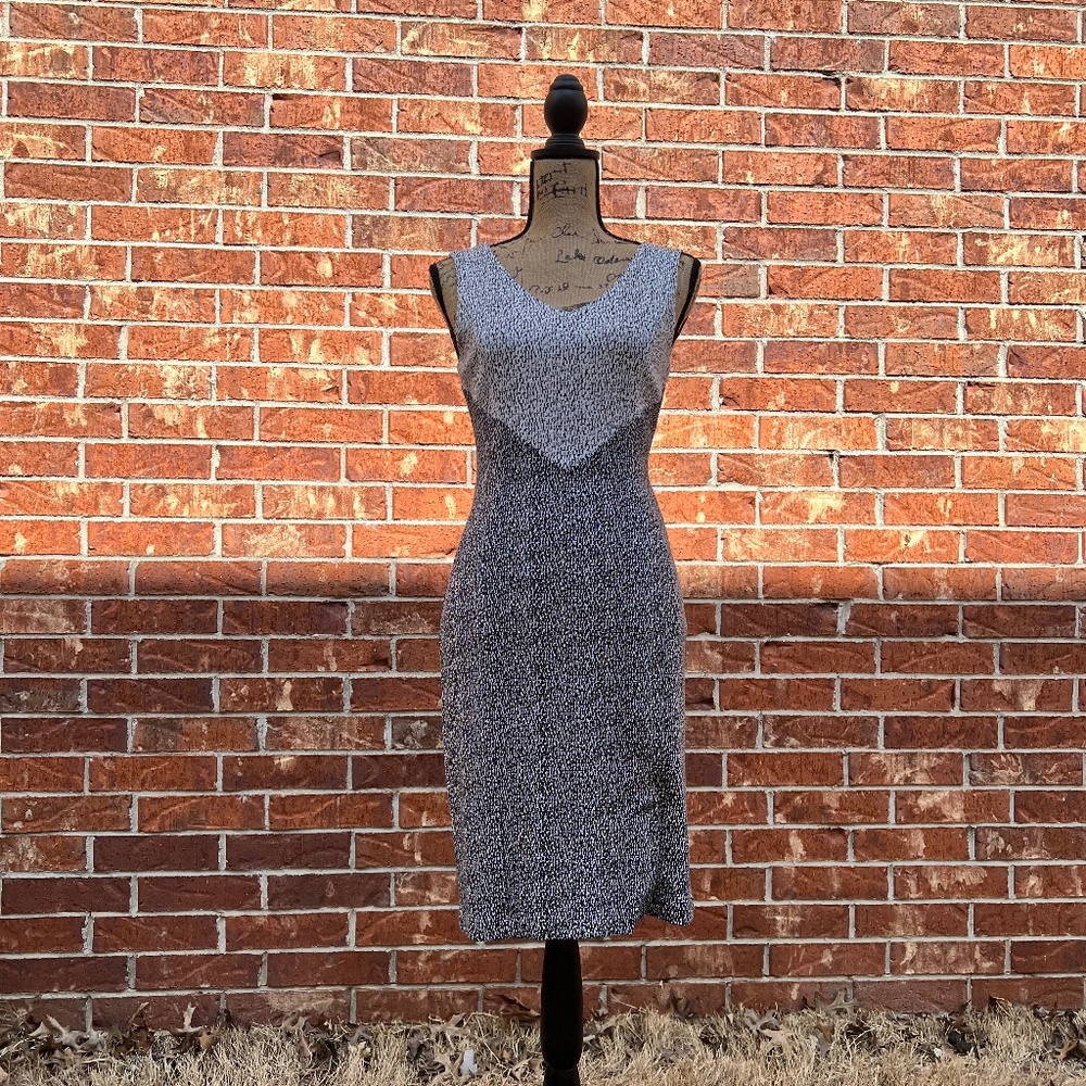 White House Black Market Black and White Print Stretch Sheath Dress Size 2